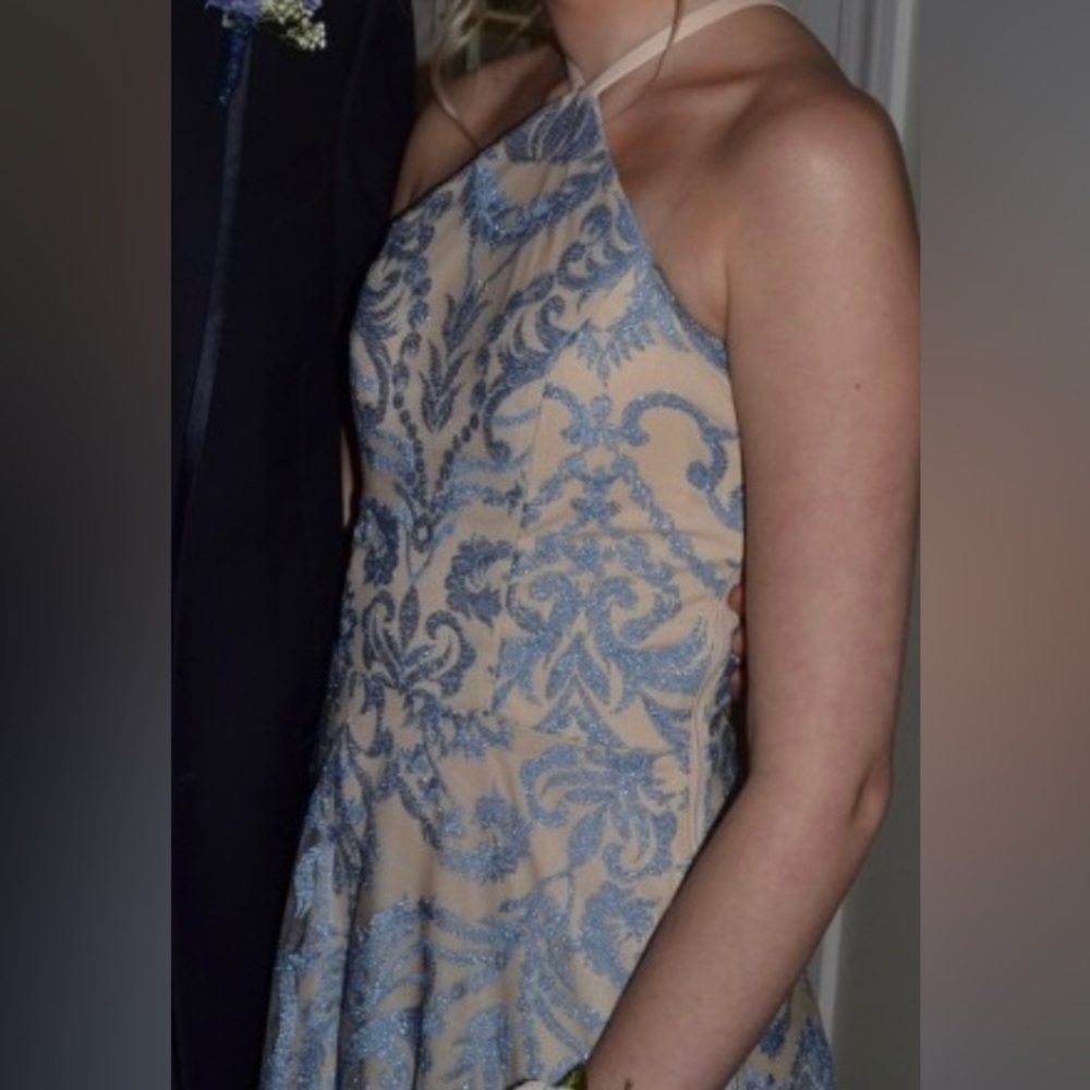 PROM DRESS - Picture 4 of 4